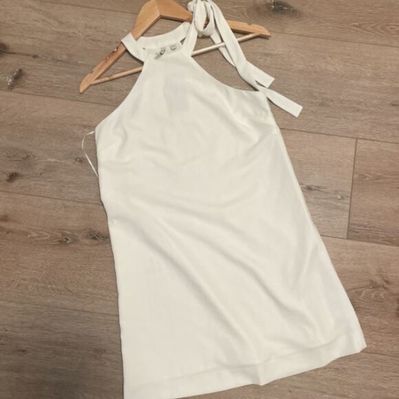 Guess Sleeveless Shift Dress in White - Picture 2 of 3